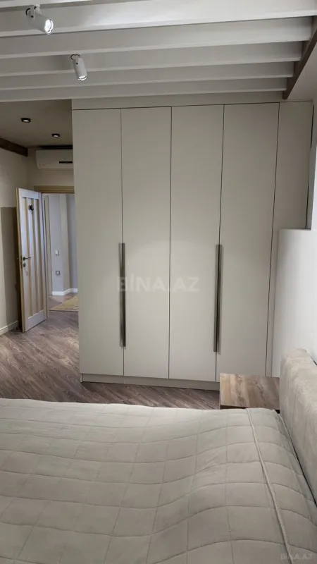 Kirayə verilir 3 otaqlı mənzil 160 m²