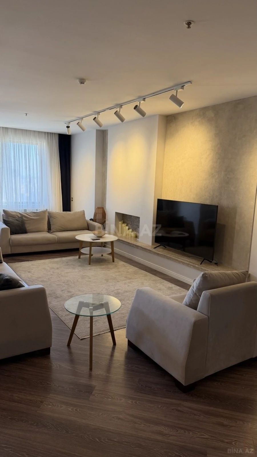 Kirayə verilir 3 otaqlı mənzil 160 m²