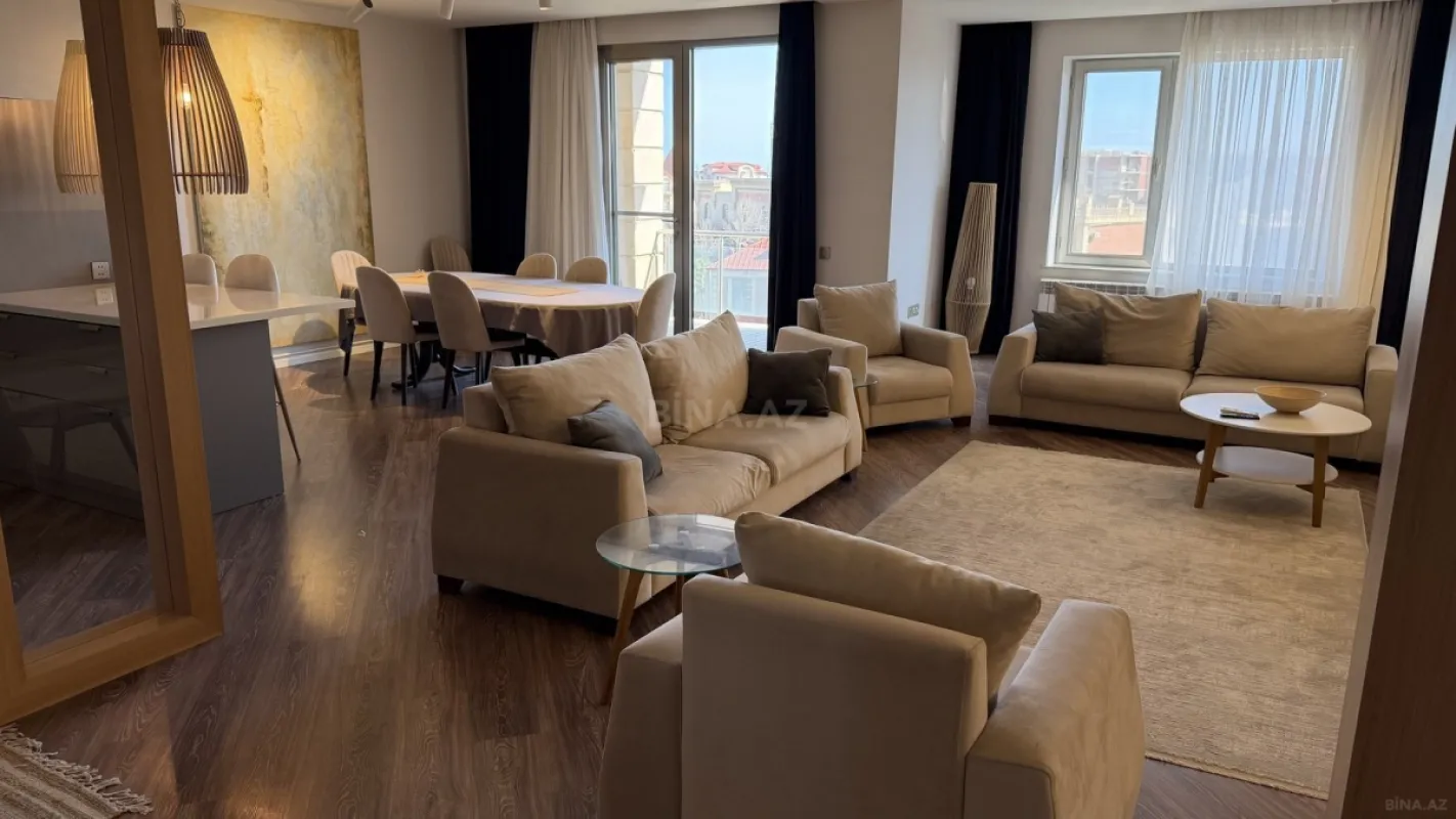 Kirayə verilir 3 otaqlı mənzil 160 m²