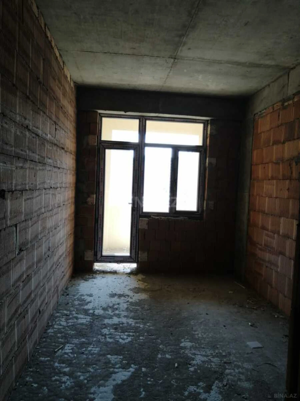 Satılır 1 otaqlı mənzil 55 m²