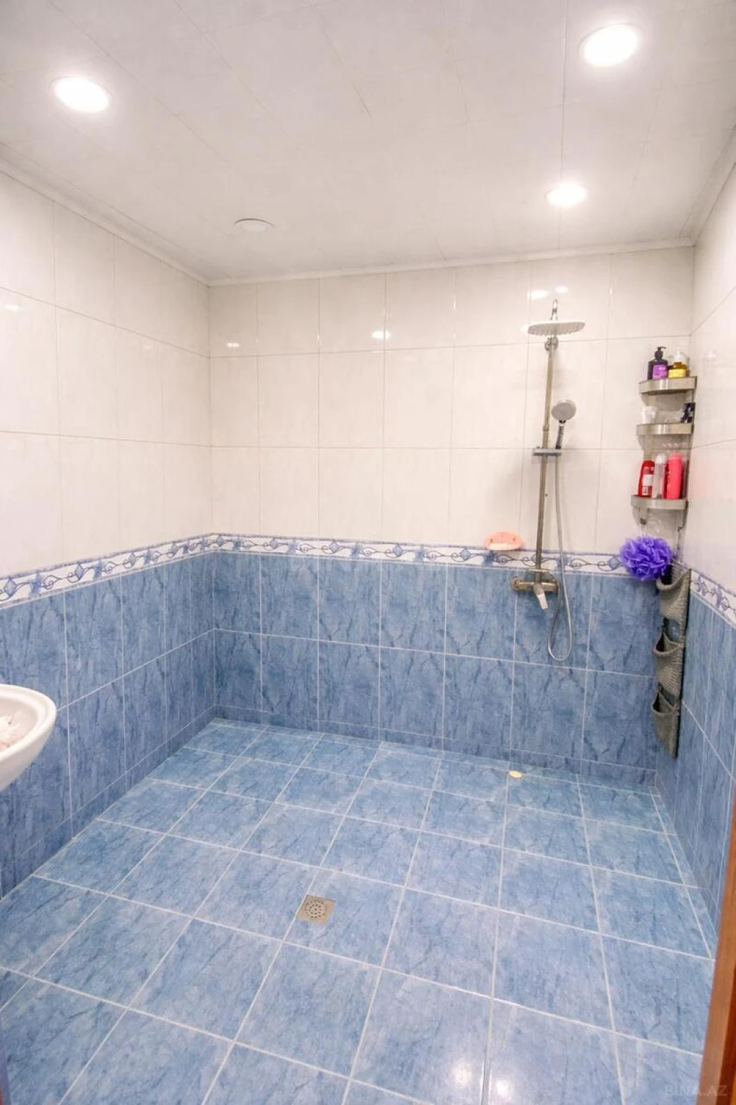 Satılır 3 otaqlı mənzil 142 m²