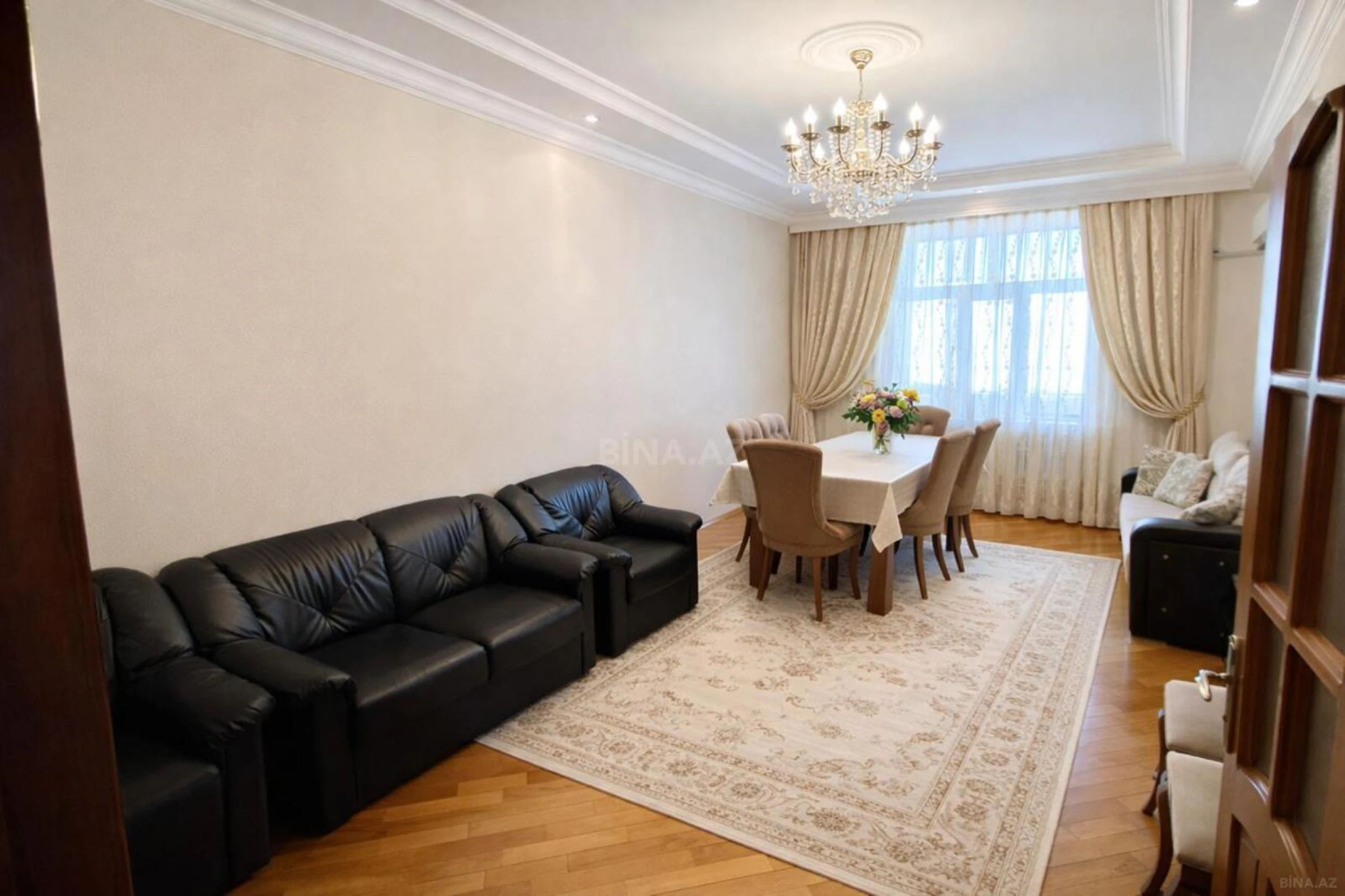 Satılır 3 otaqlı mənzil 142 m²