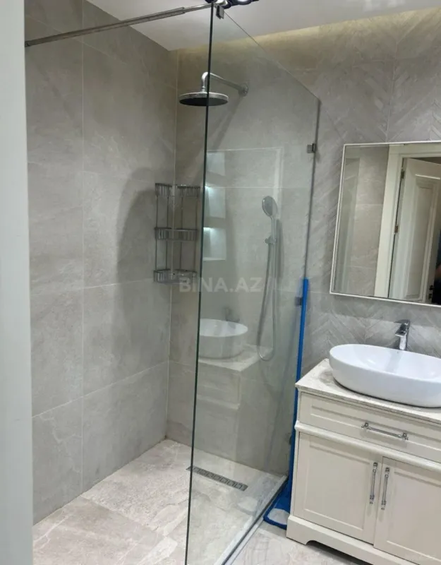 Satılır 3 otaqlı mənzil 107 m²