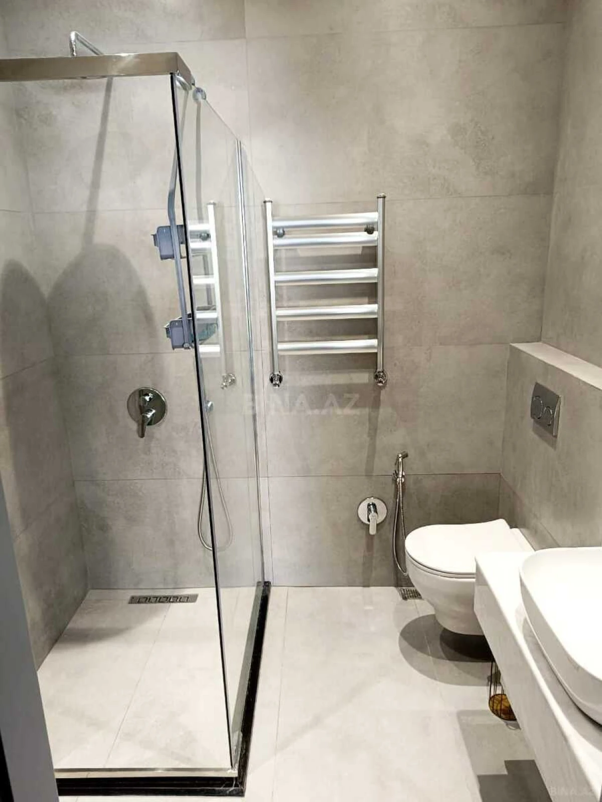 Kirayə verilir 3 otaqlı mənzil 150 m²