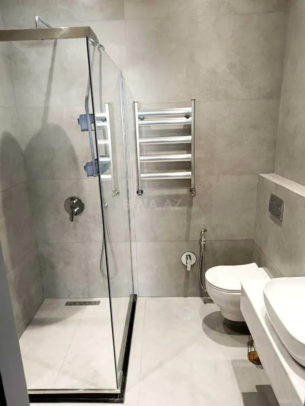 Kirayə verilir 3 otaqlı mənzil 150 m²