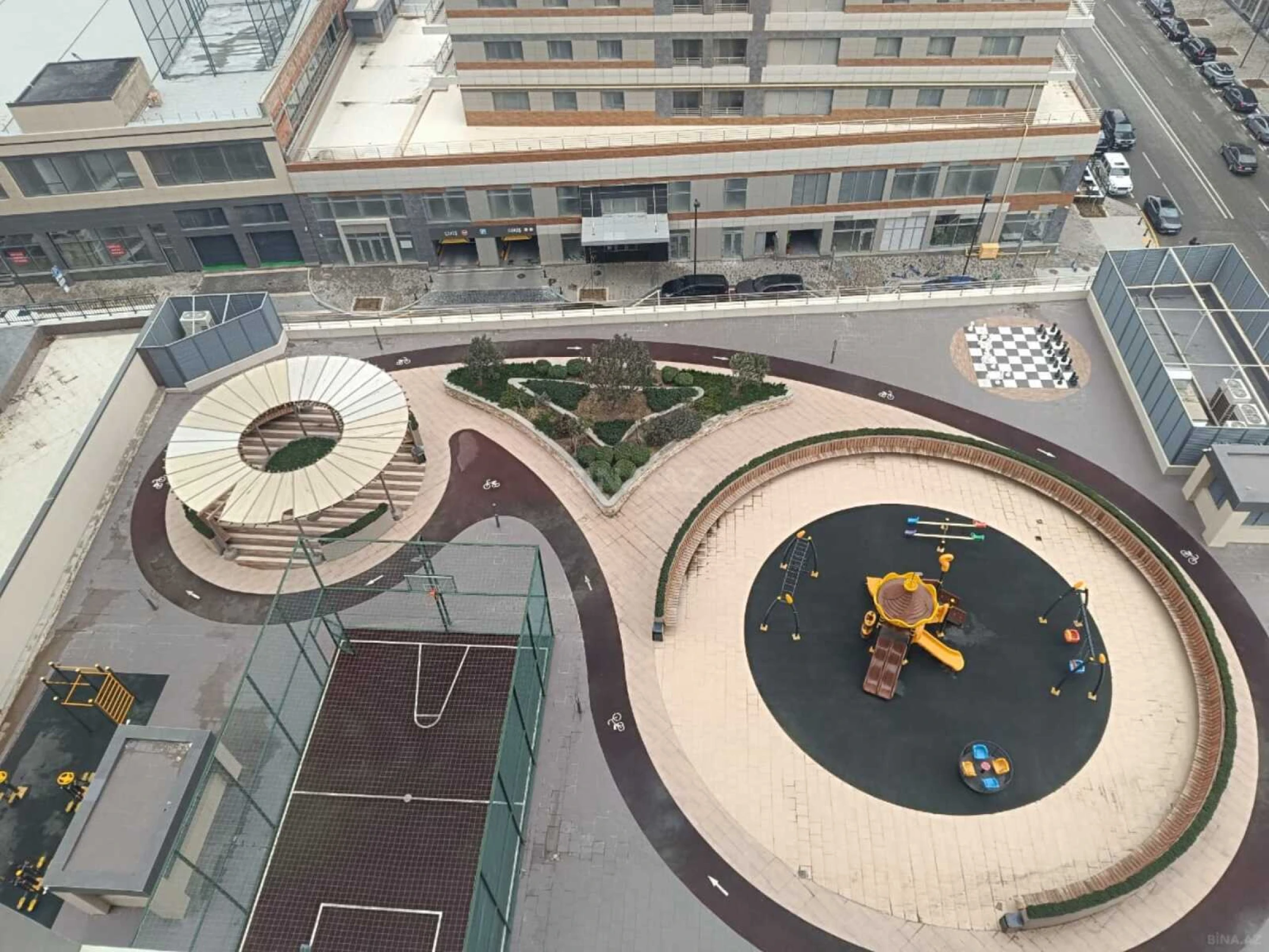 Kirayə verilir 3 otaqlı mənzil 150 m²