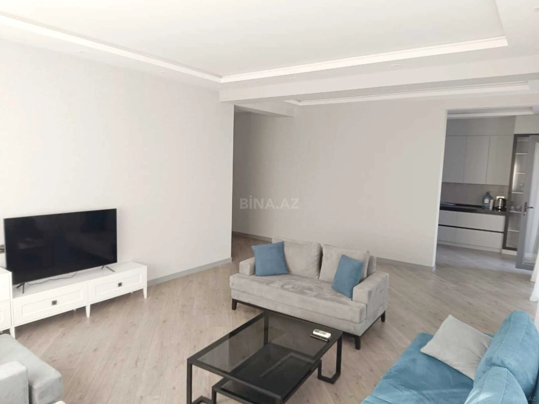 Kirayə verilir 3 otaqlı mənzil 150 m²