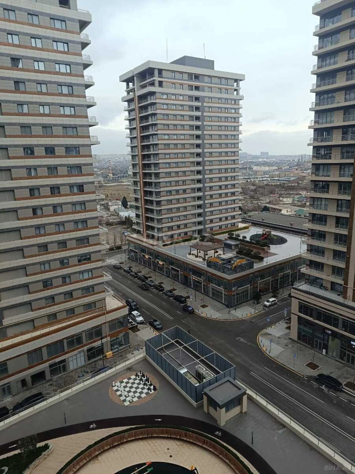 Kirayə verilir 3 otaqlı mənzil 150 m²