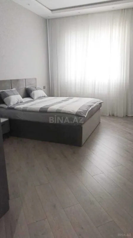 Kirayə verilir 3 otaqlı mənzil 150 m²