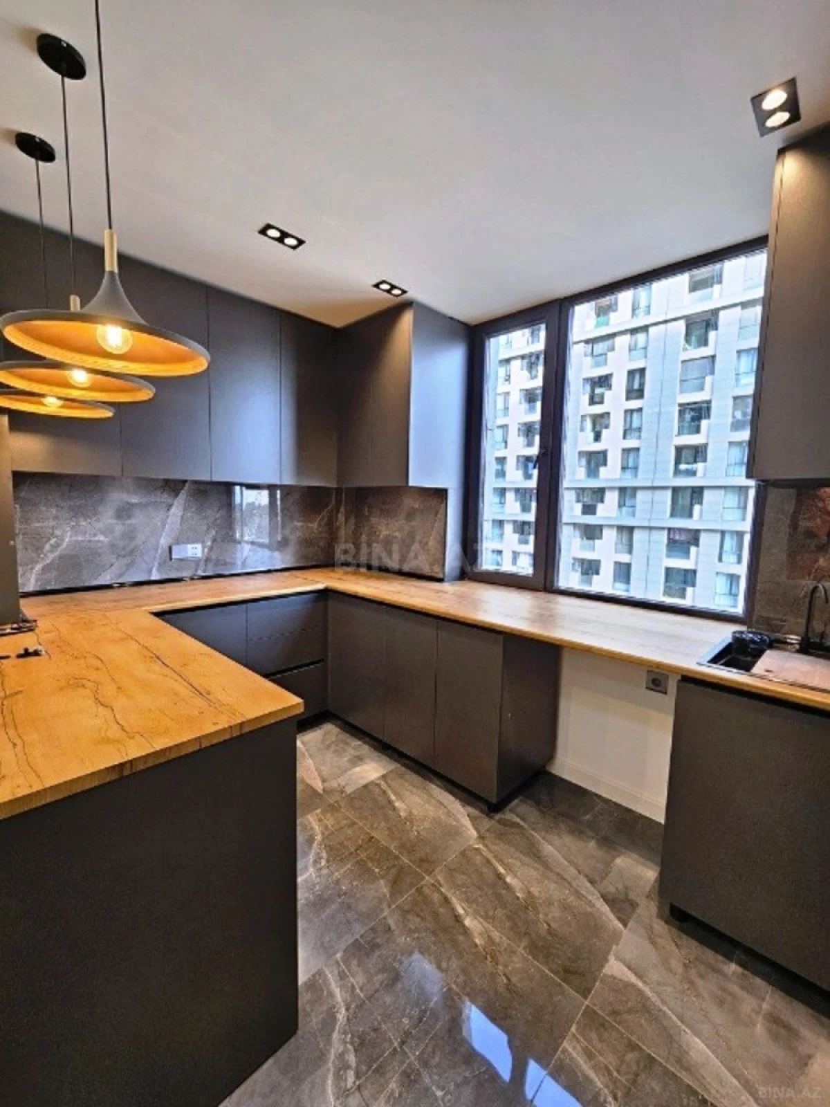 Satılır 3 otaqlı mənzil 100 m²