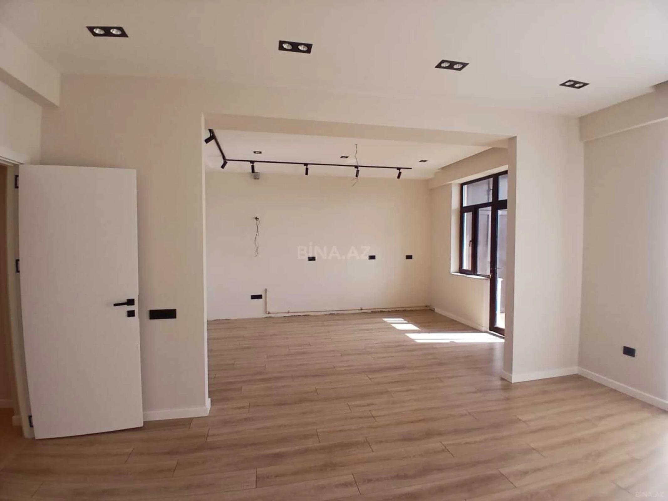 Satılır 3 otaqlı mənzil 110 m²