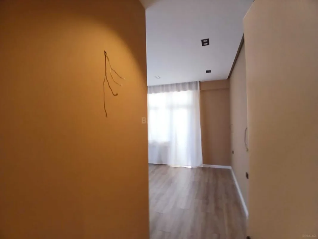 Satılır 3 otaqlı mənzil 110 m²