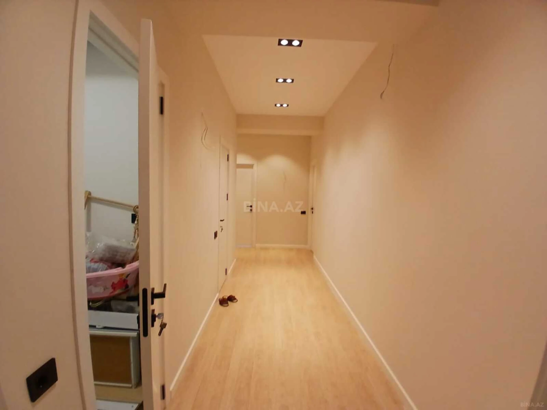 Satılır 3 otaqlı mənzil 110 m²