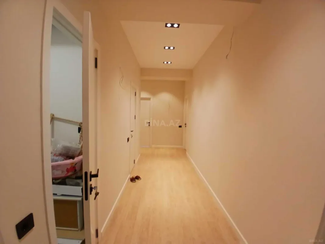 Satılır 3 otaqlı mənzil 110 m²