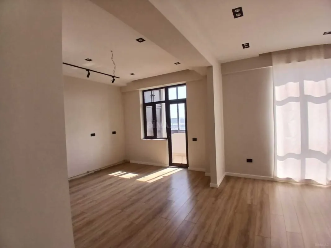 Satılır 3 otaqlı mənzil 110 m²