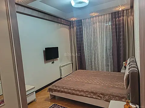 Satılır 3 otaqlı mənzil 135 m²