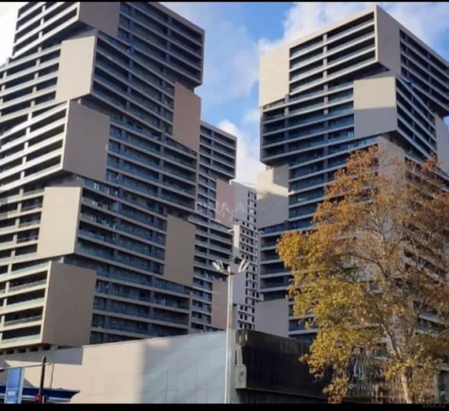 Satılır 3 otaqlı mənzil 148 m²