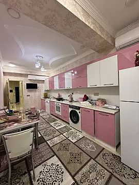 Satılır 3 otaqlı mənzil 132 m²