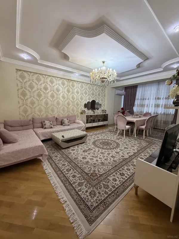 Satılır 3 otaqlı mənzil 132 m²