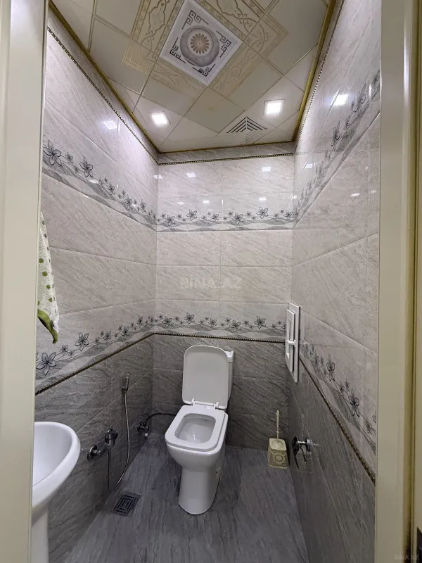 Satılır 3 otaqlı mənzil 132 m²