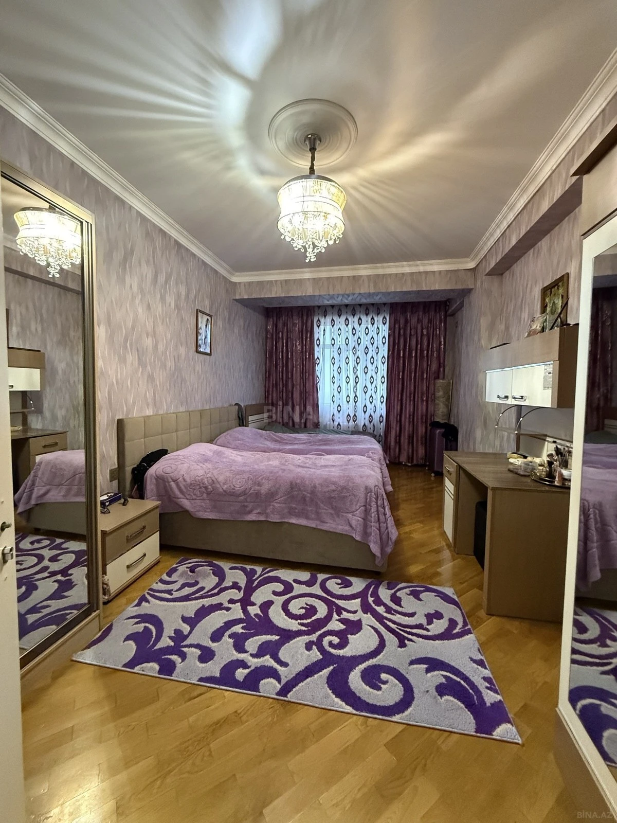 Satılır 3 otaqlı mənzil 132 m²