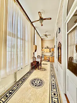 Satılır 6 otaqlı mənzil 130 m²