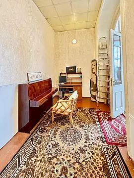 Satılır 6 otaqlı mənzil 130 m²