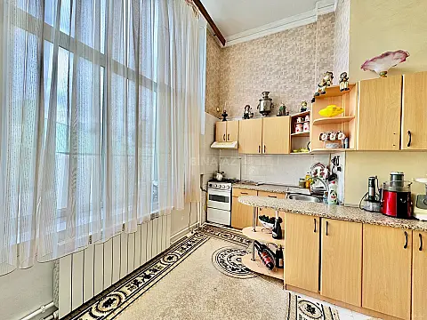 Satılır 6 otaqlı mənzil 130 m²