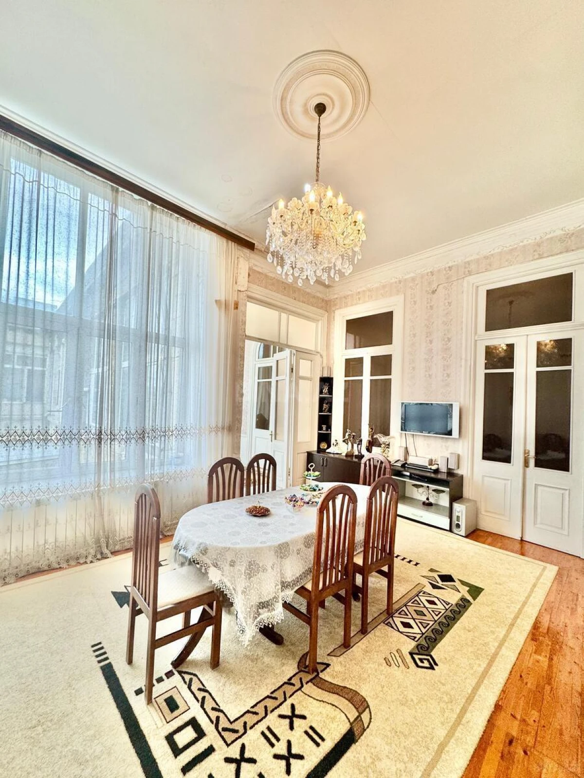 Satılır 6 otaqlı mənzil 130 m²