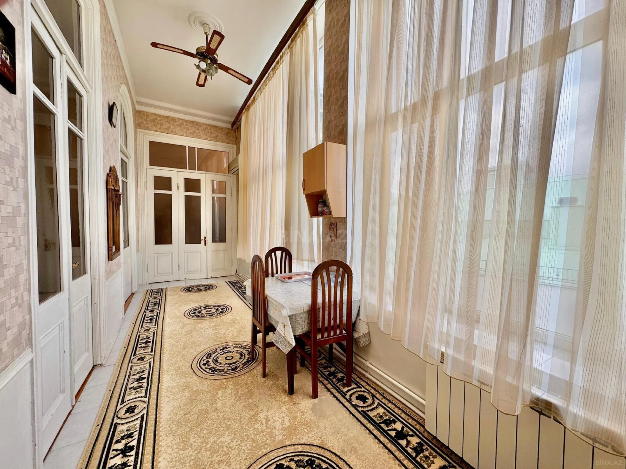 Satılır 6 otaqlı mənzil 130 m²