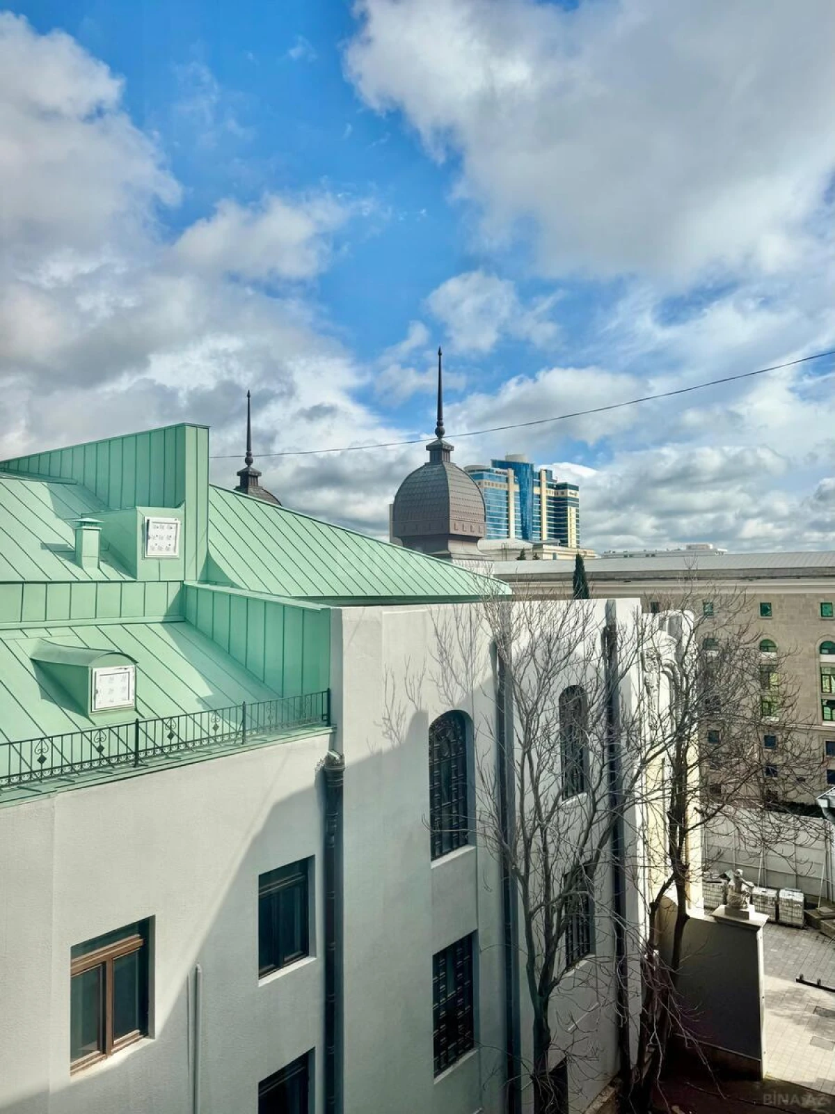 Satılır 6 otaqlı mənzil 130 m²