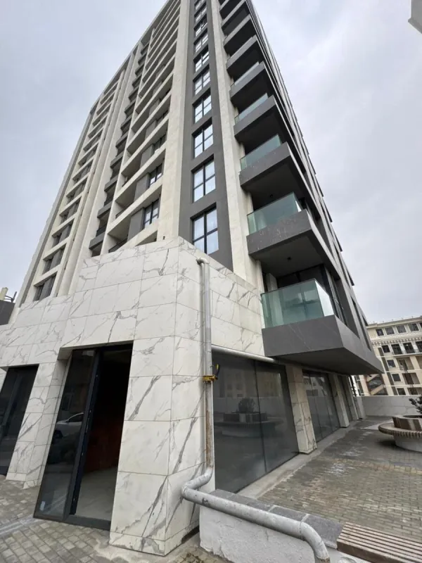 Satılır obyekt 130 m²