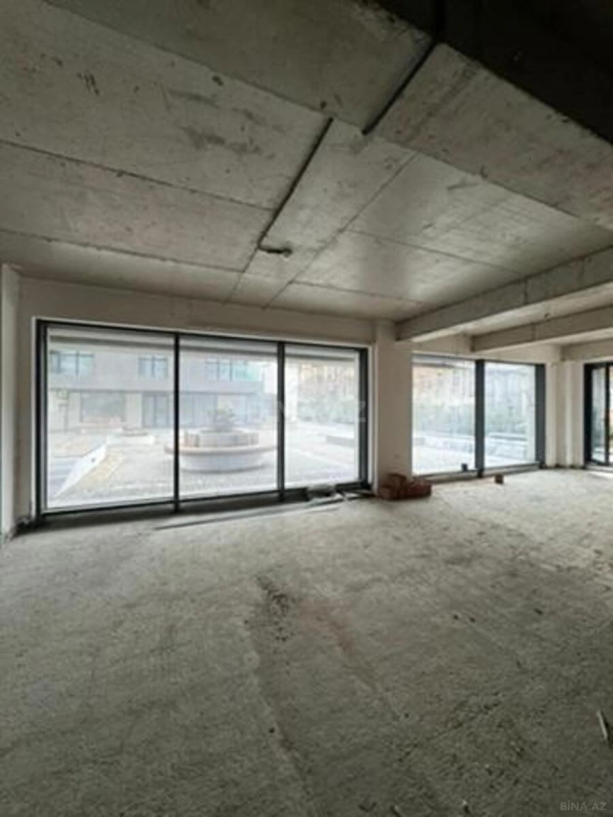 Satılır obyekt 130 m²