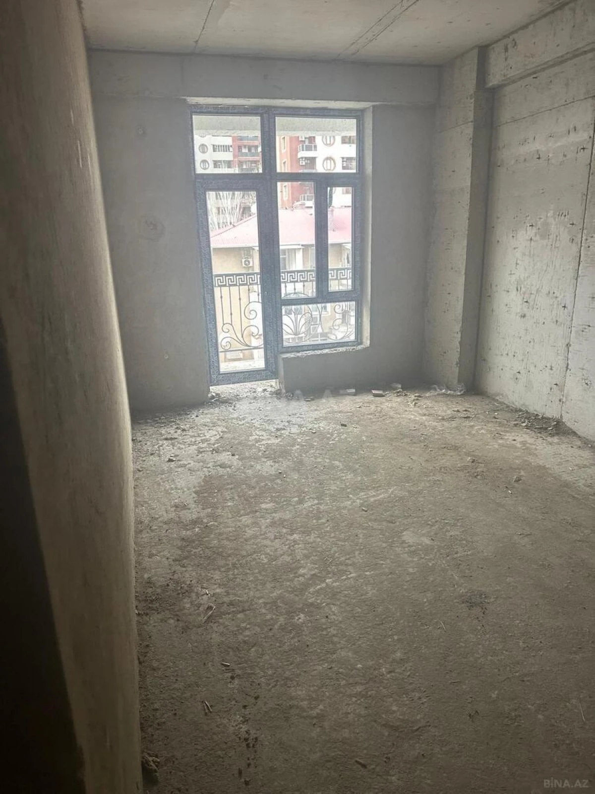 Satılır 3 otaqlı mənzil 143 m²