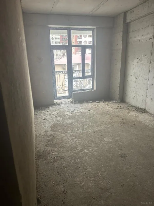 Satılır 3 otaqlı mənzil 143 m²