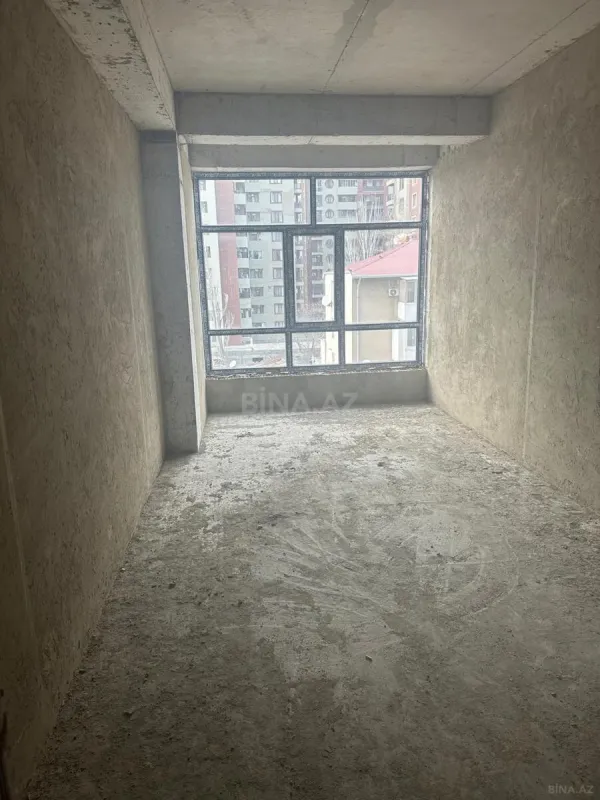 Satılır 3 otaqlı mənzil 143 m²