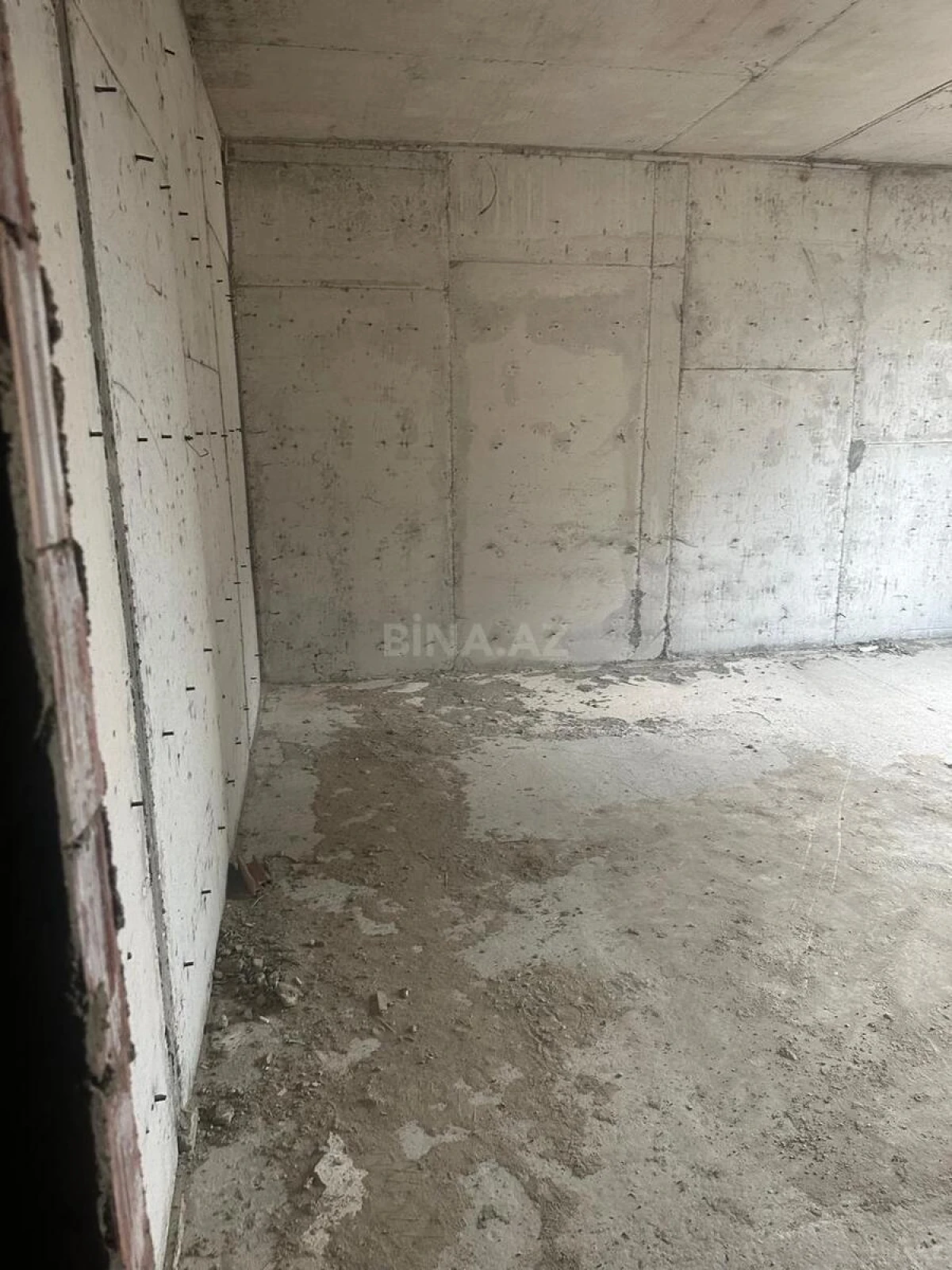 Satılır 3 otaqlı mənzil 143 m²