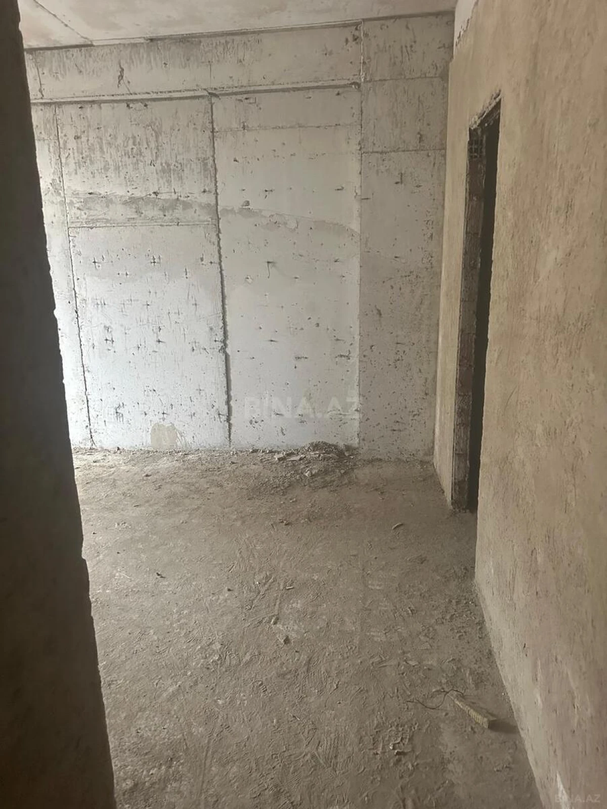 Satılır 3 otaqlı mənzil 143 m²