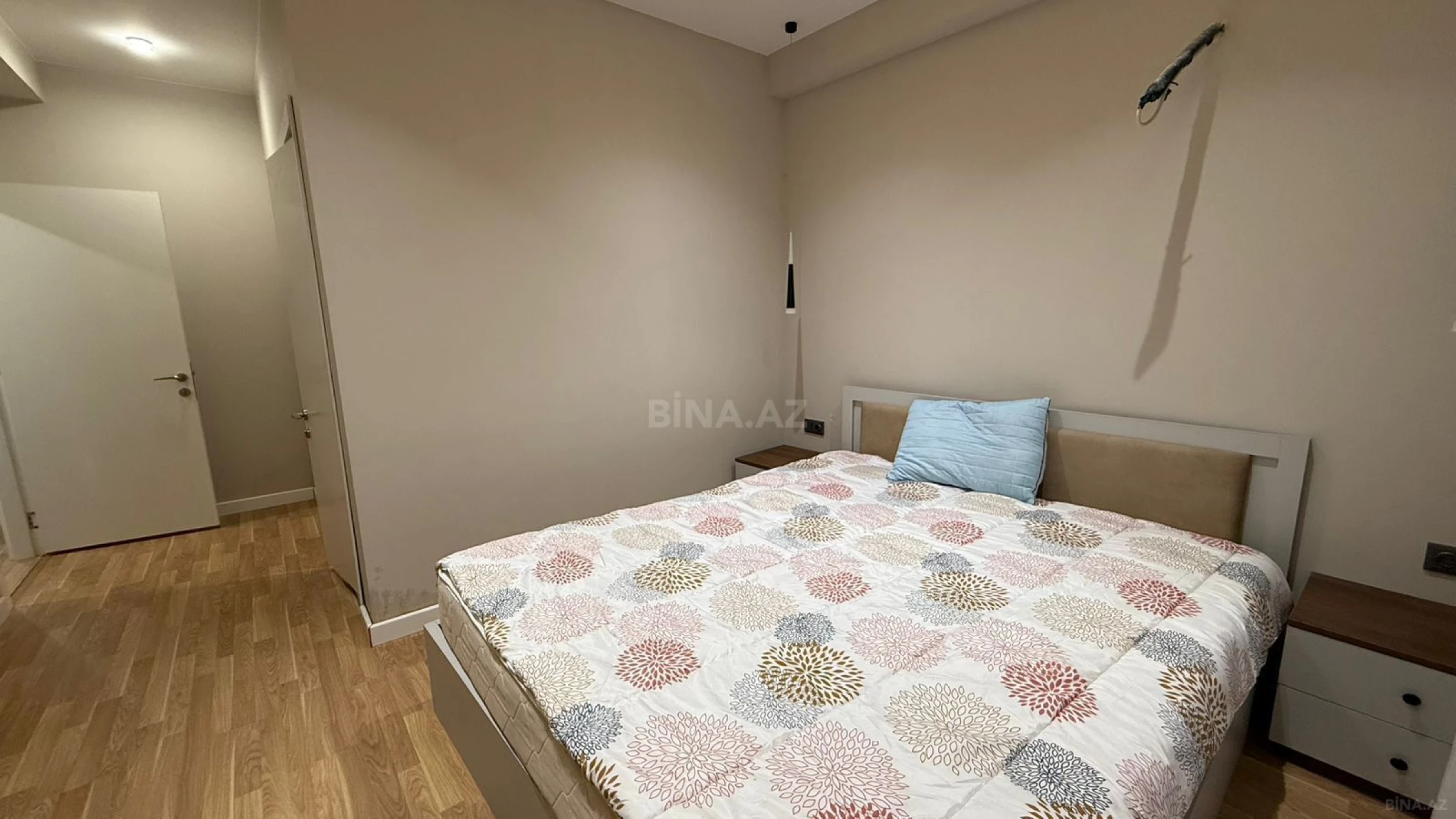Kirayə verilir 4 otaqlı mənzil 180 m²