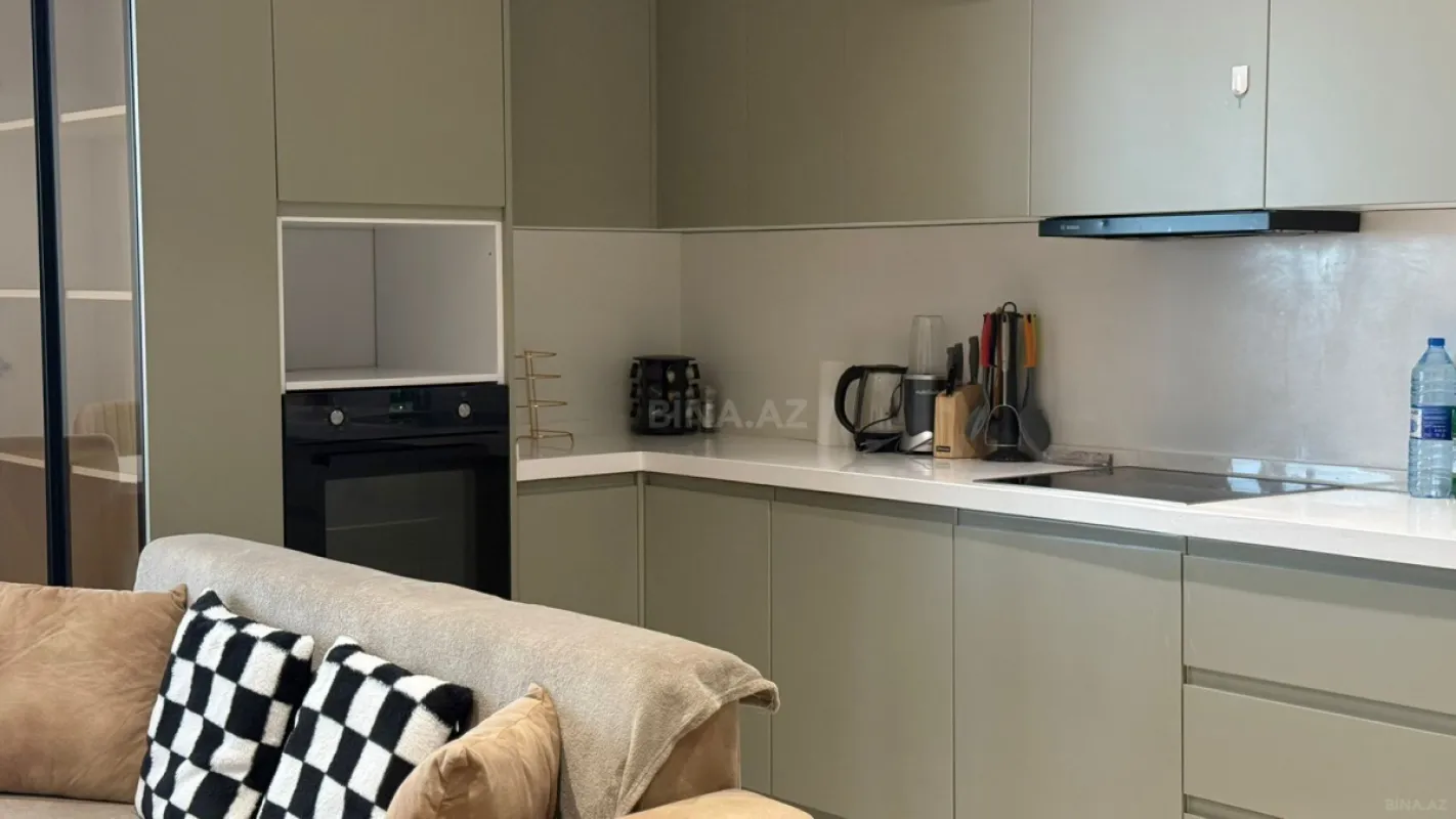 Kirayə verilir 4 otaqlı mənzil 180 m²