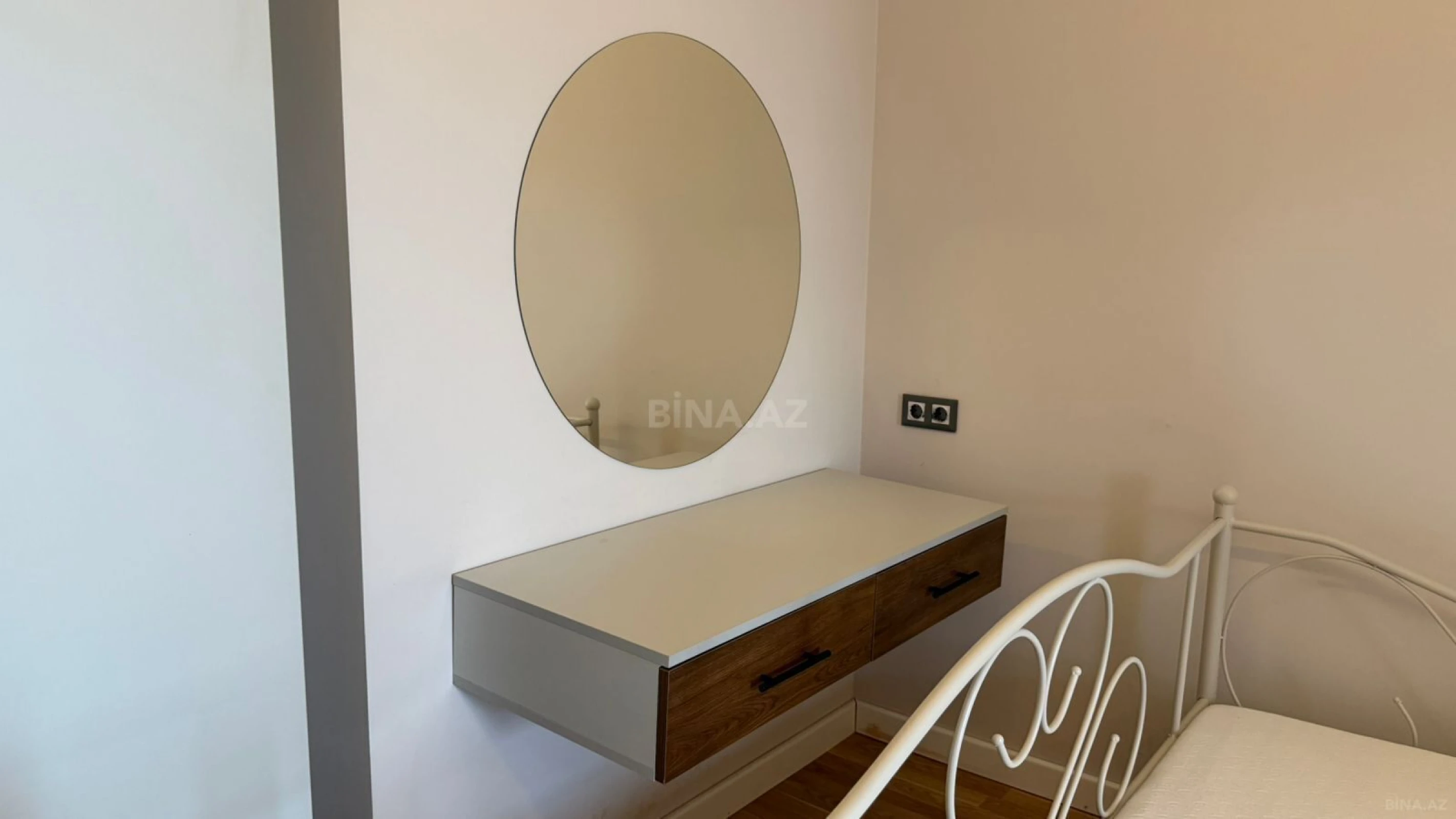 Kirayə verilir 4 otaqlı mənzil 180 m²