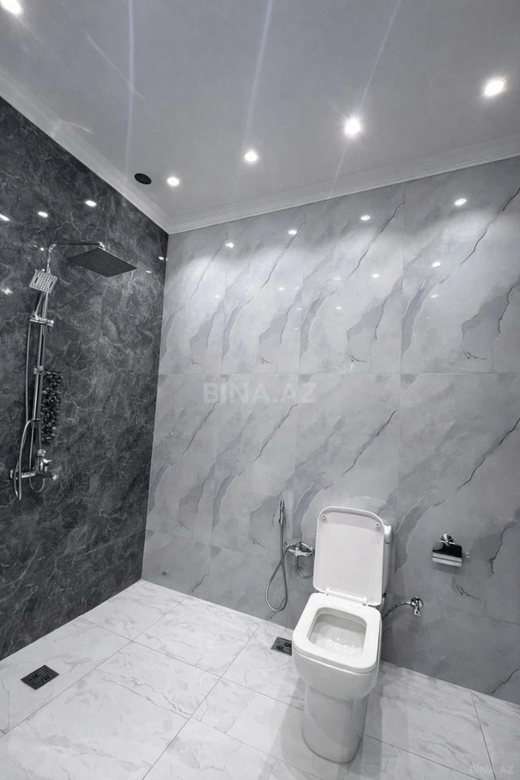 Satılır 3 otaqlı mənzil 146.4 m²