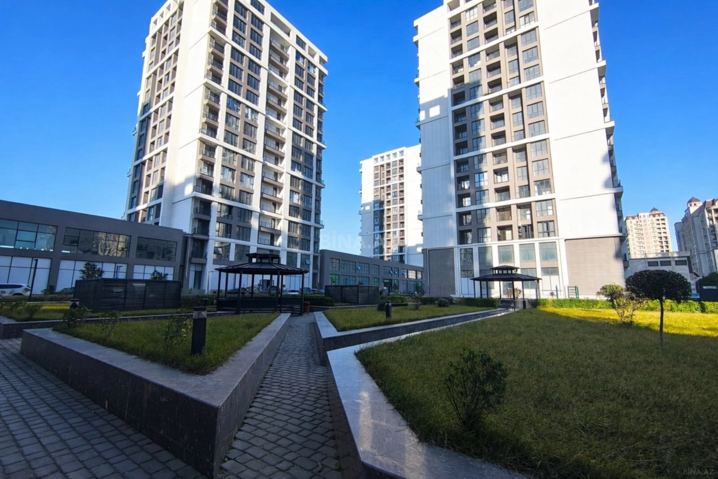 Satılır 3 otaqlı mənzil 146.4 m²