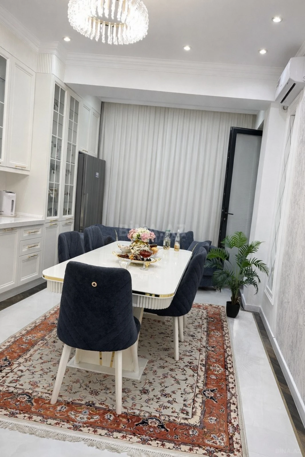 Satılır 3 otaqlı mənzil 146.4 m²