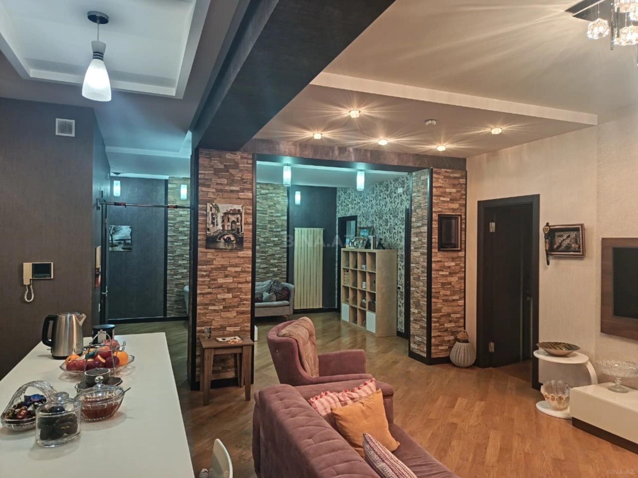 Satılır 3 otaqlı mənzil 135 m²