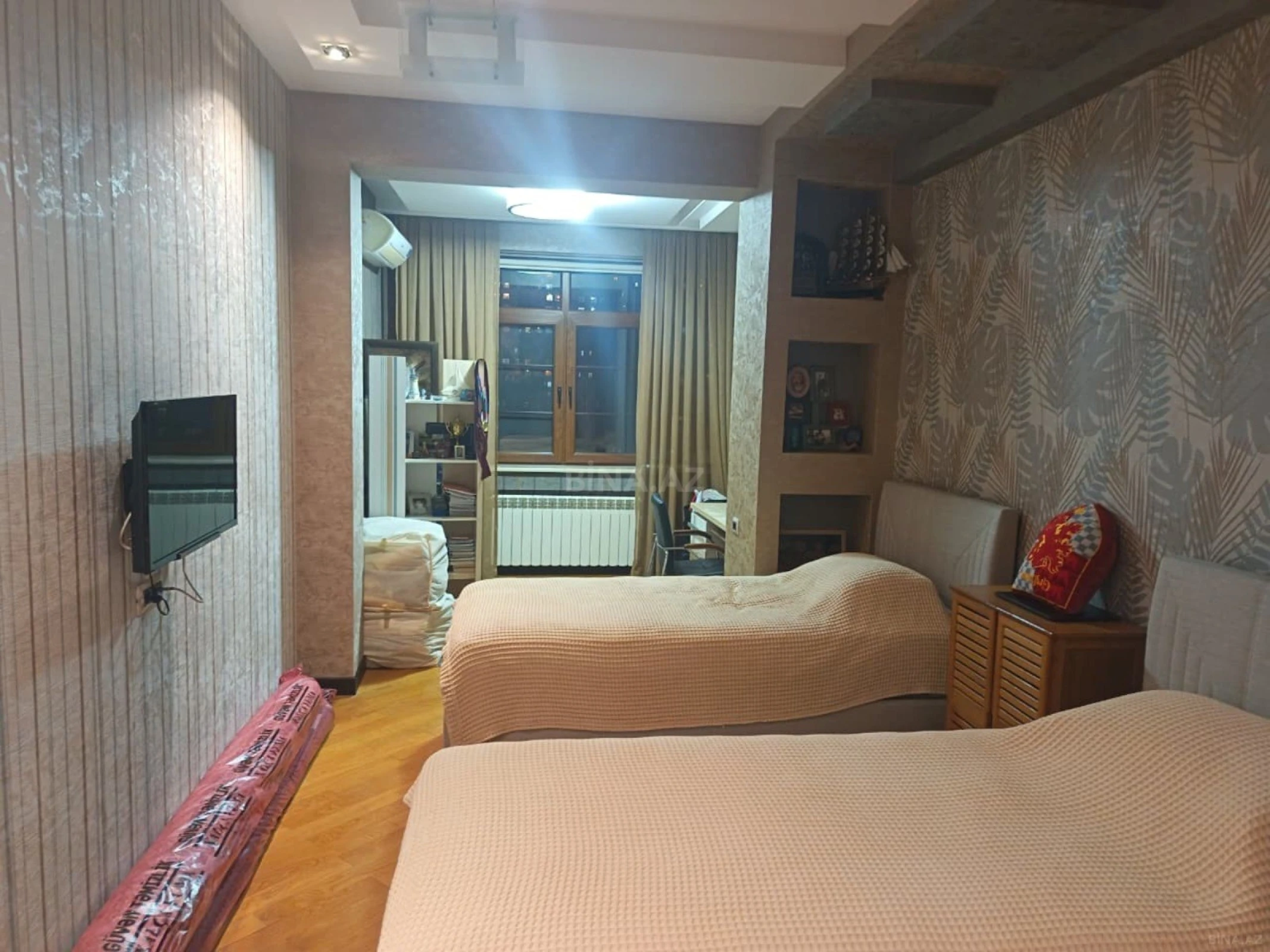 Satılır 3 otaqlı mənzil 135 m²