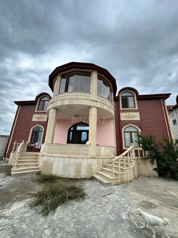 Satılır 5 otaqlı həyət evi 280 m²