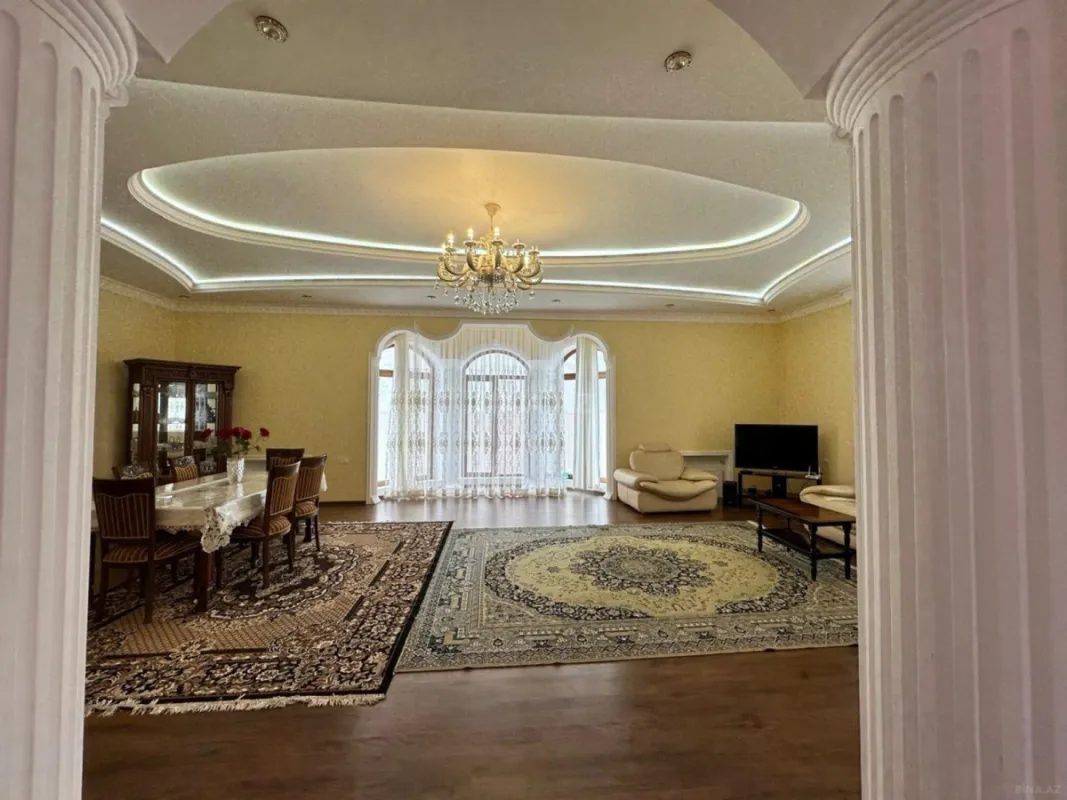 Satılır 5 otaqlı həyət evi 280 m²