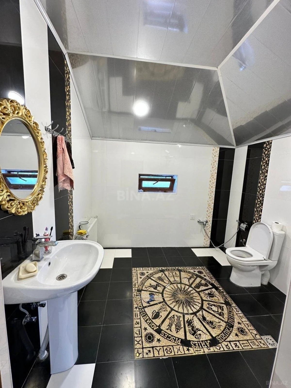 Satılır 5 otaqlı həyət evi 280 m²