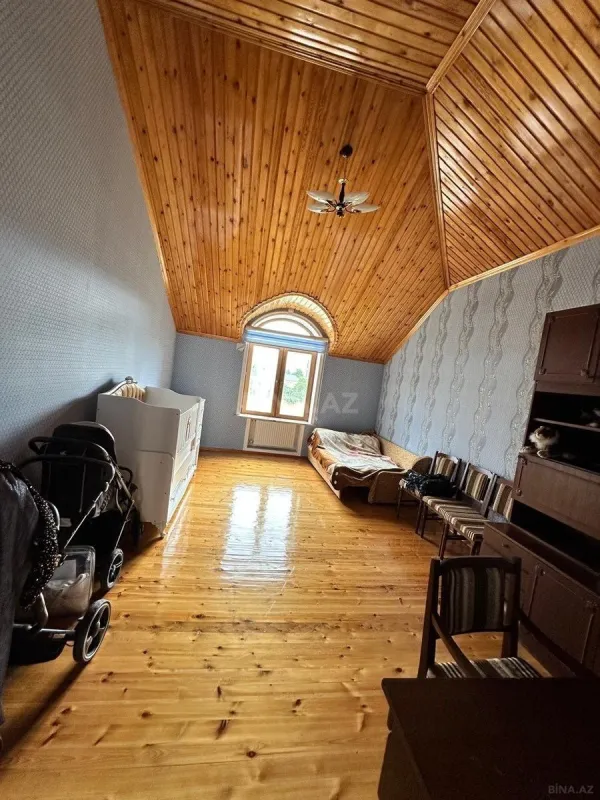 Satılır 5 otaqlı həyət evi 280 m²
